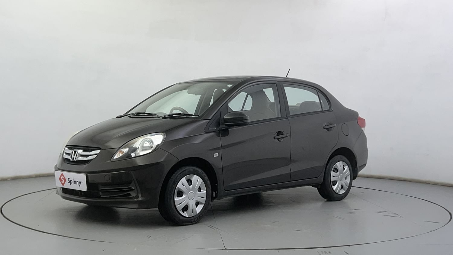 LEFT FRONT CORNER VIEW