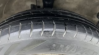 Used 2017 Maruti Suzuki Wagon R 1.0 [2013-2019] LXi CNG Petrol+cng Manual tyres RIGHT FRONT TYRE TREAD VIEW