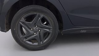 Used 2021 Hyundai New i20 Sportz 1.0 Turbo IMT Petrol Manual tyres RIGHT REAR TYRE RIM VIEW