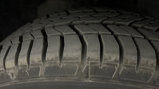 Used 2016 Ford Figo Aspire Trend 1.5 TDCi Diesel Manual tyres RIGHT FRONT TYRE TREAD VIEW