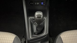 Used 2018 Hyundai Elite i20 [2018-2020] Asta 1.2 Petrol Manual interior GEAR  KNOB VIEW