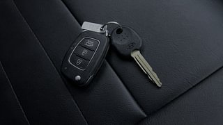 Used 2021 Hyundai New i20 Sportz 1.0 Turbo IMT Petrol Manual extra CAR KEY VIEW