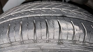 Used 2015 Hyundai Eon [2011-2018] Magna + Petrol Manual tyres RIGHT REAR TYRE TREAD VIEW
