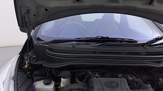 Used 2015 Hyundai Eon [2011-2018] Magna + Petrol Manual engine ENGINE RIGHT SIDE HINGE & APRON VIEW