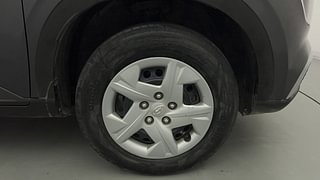 Used 2021 Hyundai Venue [2019-2021] S 1.0 Turbo DCT Petrol Automatic tyres RIGHT FRONT TYRE RIM VIEW