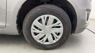 Used 2016 Maruti Suzuki Swift [2011-2017] VXi Petrol Manual tyres RIGHT FRONT TYRE RIM VIEW