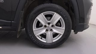 Used 2021 JEEP Compass Sport 1.4 Petrol Petrol Manual tyres RIGHT FRONT TYRE RIM VIEW