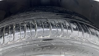 Used 2023 Hyundai New i20 Asta (O) 1.2 MT Petrol Manual tyres RIGHT FRONT TYRE TREAD VIEW