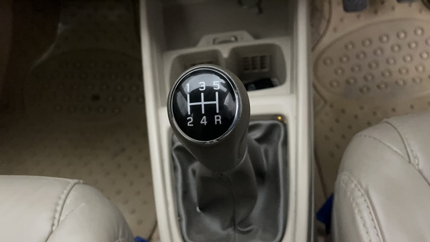 New Toyota Rumion interior GEAR  KNOB VIEW