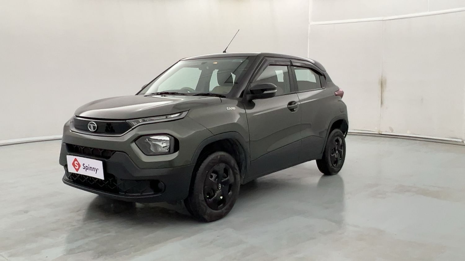LEFT FRONT CORNER VIEW
