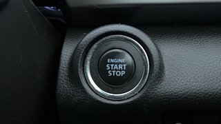 Used 2022 Maruti Suzuki XL6 Alpha Plus Dual Tone MT Petrol Petrol Manual top_features Keyless start