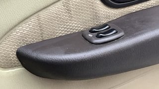 Used 2011 Hyundai Santro Xing [2007-2014] GLS Petrol Manual top_features Power windows