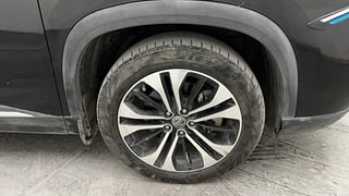 Used 2021 MG Motors Hector Plus Sharp 2.0 Diesel Turbo MT 6-STR Diesel Manual tyres RIGHT FRONT TYRE RIM VIEW