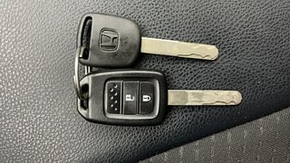 Used 2018 Honda WR-V [2017-2020] VX i-VTEC Petrol Manual extra CAR KEY VIEW
