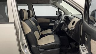 Used 2016 Maruti Suzuki Wagon R 1.0 [2010-2019] VXi Petrol Manual interior RIGHT SIDE FRONT DOOR CABIN VIEW
