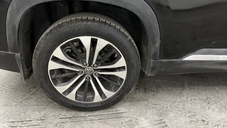 Used 2021 MG Motors Hector Plus Sharp 2.0 Diesel Turbo MT 6-STR Diesel Manual tyres RIGHT REAR TYRE RIM VIEW