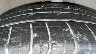 Used 2022 Hyundai New i20 Asta (O) 1.2 MT Petrol Manual tyres RIGHT FRONT TYRE TREAD VIEW