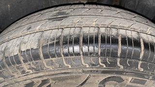 Used 2016 Maruti Suzuki Swift [2014-2017] VXI (O) Petrol Manual tyres LEFT REAR TYRE TREAD VIEW