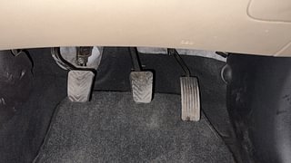 Used 2015 Hyundai Eon [2011-2018] Magna + Petrol Manual interior PEDALS VIEW