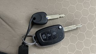 Used 2018 Hyundai Elite i20 [2014-2018] Asta 1.2 Petrol Manual extra CAR KEY VIEW