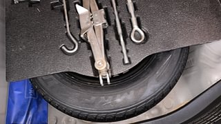 Used 2017 honda Jazz VX Petrol Manual tyres SPARE TYRE VIEW
