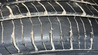 Used 2016 Maruti Suzuki Swift [2011-2017] VXi Petrol Manual tyres LEFT FRONT TYRE TREAD VIEW