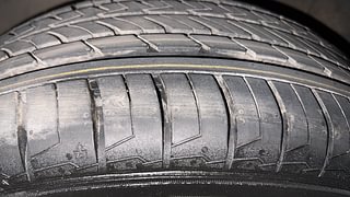 Used 2021 Hyundai New i20 Sportz 1.0 Turbo IMT Petrol Manual tyres LEFT FRONT TYRE TREAD VIEW