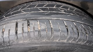 Used 2021 Hyundai New i20 Sportz 1.0 Turbo IMT Petrol Manual tyres RIGHT REAR TYRE TREAD VIEW