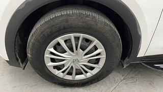 Used 2023 Mahindra XUV700 AX 3 Petrol AT 5 STR Petrol Automatic tyres LEFT FRONT TYRE RIM VIEW