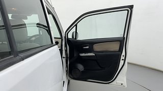 Used 2017 Maruti Suzuki Wagon R 1.0 [2013-2019] LXi CNG Petrol+cng Manual interior RIGHT FRONT DOOR OPEN VIEW