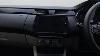 Used 2021 Renault Triber RXT Petrol Manual top_features Integrated (in-dash) music system