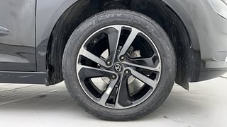 Used 2022 Tata Altroz XZ Plus 1.2 Dark Edition Petrol Manual tyres RIGHT FRONT TYRE RIM VIEW