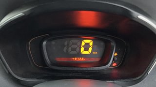 Used 2016 Renault Kwid [2015-2019] RXT Petrol Manual interior CLUSTERMETER VIEW