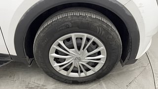 Used 2023 Mahindra XUV700 AX 3 Petrol AT 5 STR Petrol Automatic tyres RIGHT FRONT TYRE RIM VIEW