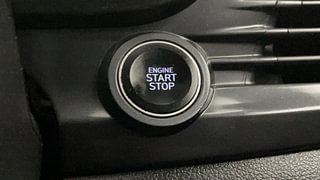 Used 2022 Hyundai New i20 Asta (O) 1.2 MT Petrol Manual top_features Keyless start