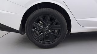 Used 2023 Hyundai Verna SX (O) 1.5 Turbo Petrol DCT Petrol Automatic tyres RIGHT REAR TYRE RIM VIEW