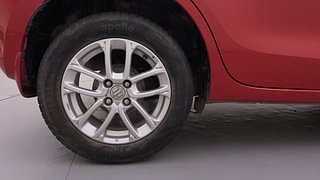 Used 2019 Maruti Suzuki Swift [2017-2021] ZXi AMT Petrol Automatic tyres RIGHT REAR TYRE RIM VIEW