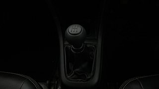 Used 2016 Maruti Suzuki Swift [2014-2017] VXI (O) Petrol Manual interior GEAR  KNOB VIEW
