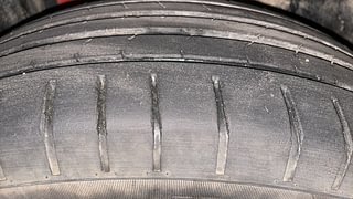 Used 2019 Maruti Suzuki Swift [2017-2021] ZXi AMT Petrol Automatic tyres RIGHT REAR TYRE TREAD VIEW