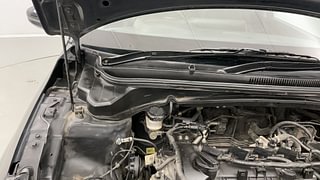 Used 2022 Hyundai New i20 Asta (O) 1.2 MT Petrol Manual engine ENGINE RIGHT SIDE HINGE & APRON VIEW