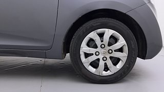 Used 2015 Hyundai Eon [2011-2018] Magna + Petrol Manual tyres RIGHT FRONT TYRE RIM VIEW