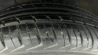 Used 2016 Renault Kwid [2015-2019] RXT Petrol Manual tyres LEFT FRONT TYRE TREAD VIEW