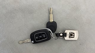 Used 2018 Hyundai Elite i20 [2018-2020] Asta 1.2 Petrol Manual extra CAR KEY VIEW