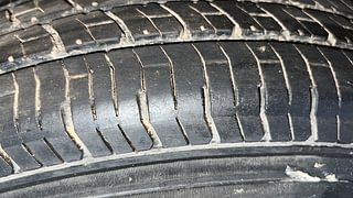 Used 2016 Maruti Suzuki Swift [2011-2017] VXi Petrol Manual tyres RIGHT REAR TYRE TREAD VIEW