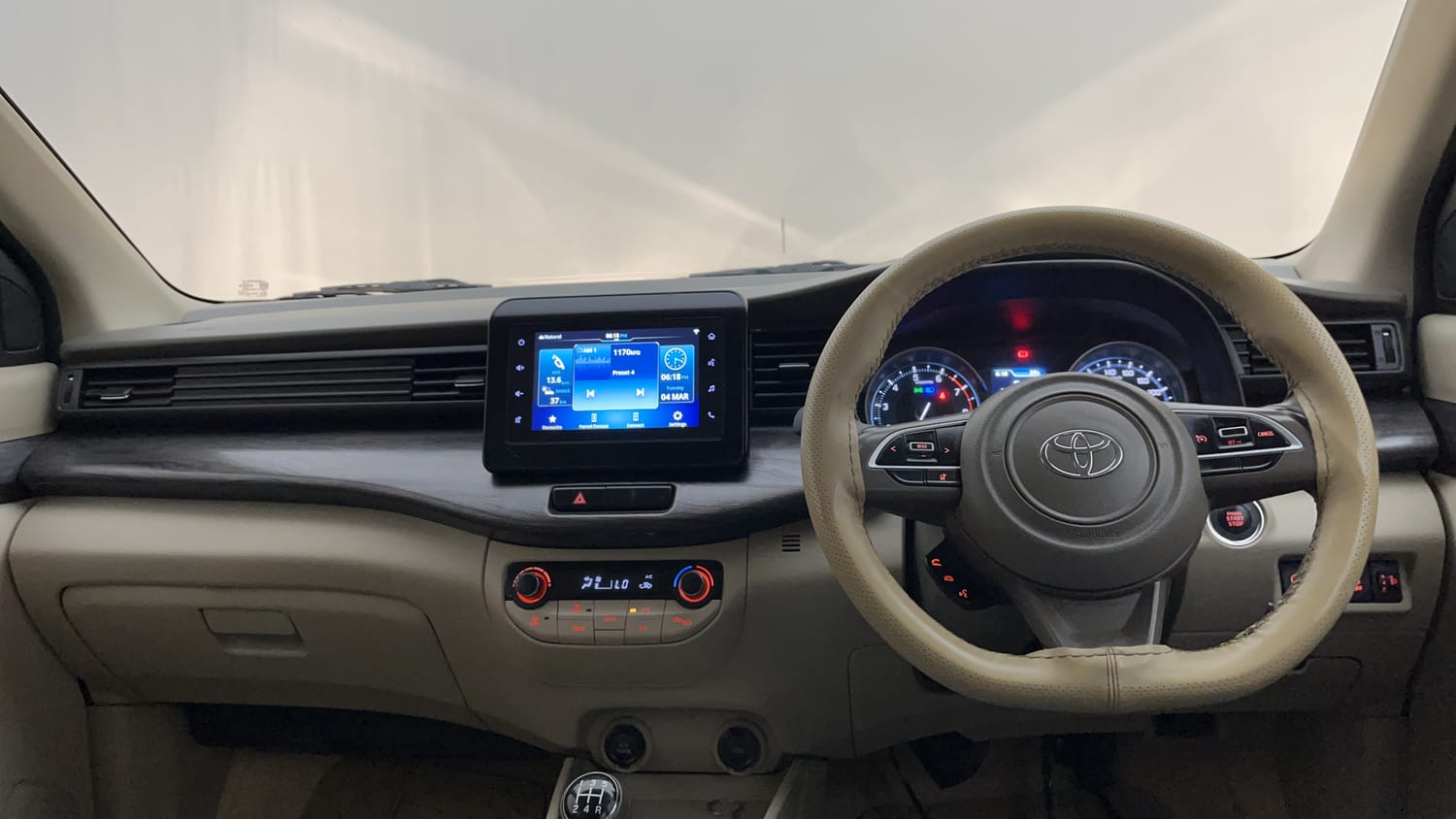 New Toyota Rumion interior DASHBOARD VIEW