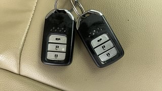 Used 2019 honda City V 4th Gen Petrol Manual extra CAR KEY VIEW
