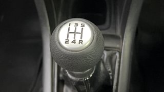 Used 2016 Maruti Suzuki Swift [2011-2017] VXi Petrol Manual interior GEAR  KNOB VIEW