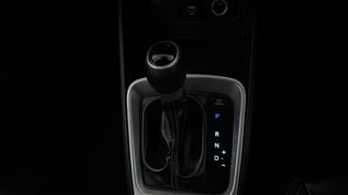 Used 2021 Hyundai Venue [2019-2021] S 1.0 Turbo DCT Petrol Automatic interior GEAR  KNOB VIEW