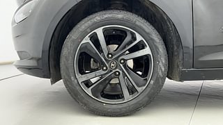 Used 2022 Tata Altroz XZ Plus 1.2 Dark Edition Petrol Manual tyres LEFT FRONT TYRE RIM VIEW