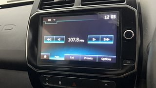 Used 2022 Renault Kwid 1.0 RXT AMT SCE Petrol Automatic top_features Integrated (in-dash) music system